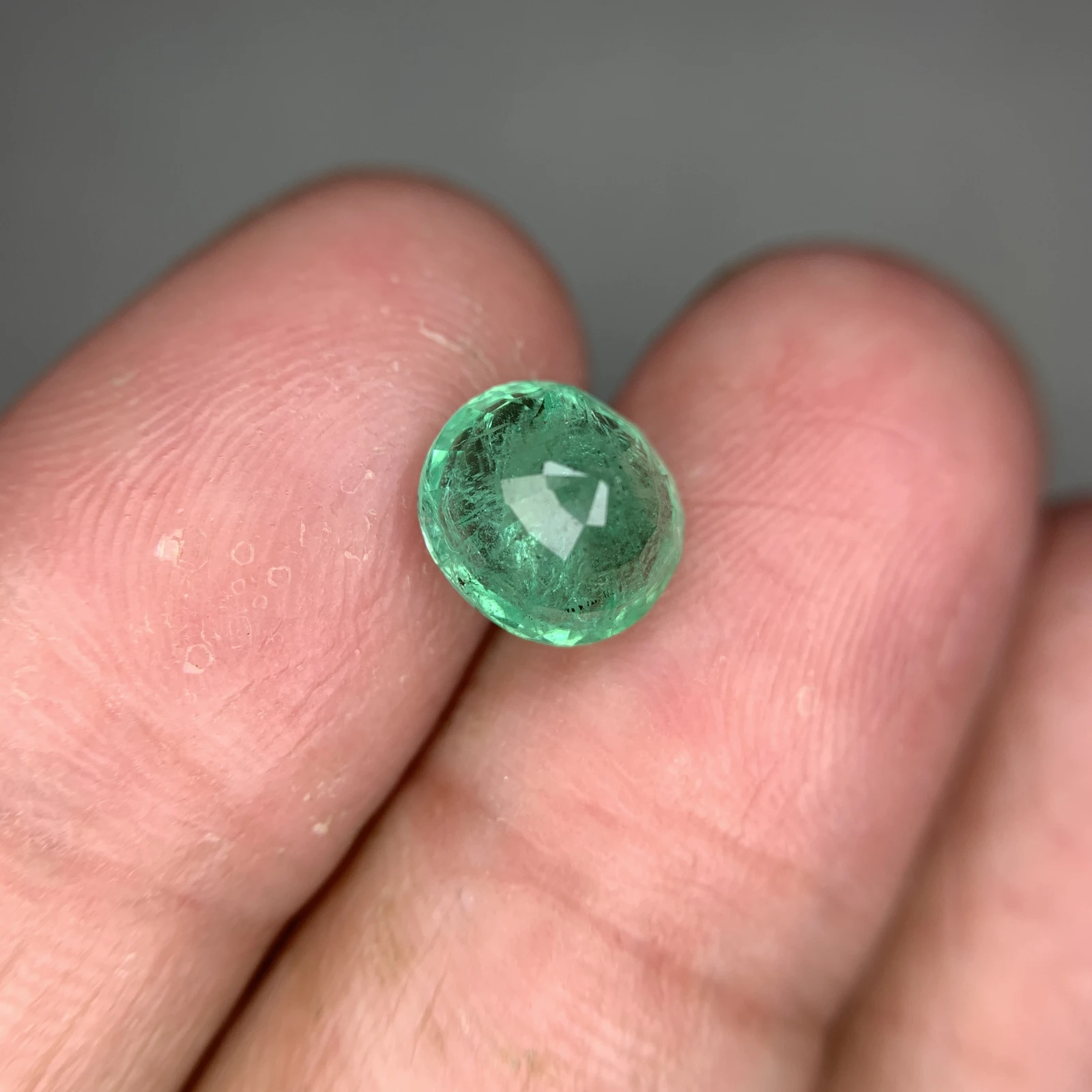 Natural Chitral Green Emerald 2.80ct  Faceted Oval Loose Gemstone — view 2